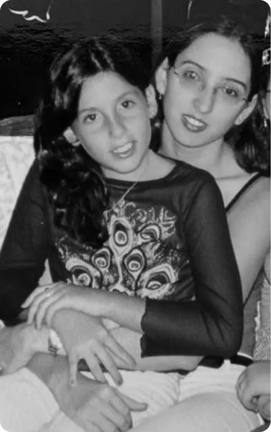 Caro y Ainhoa de niñas